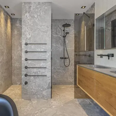Spacious 3-bedroom Retreat With Sauna In Zermatt's Scenic Center Apartmán *